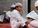 Begini Tips Jitu Mengarahkan Anak Agar Mencintai Masjid