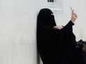Plus Minus Muslimah Bercadar Pajang Foto Selfie