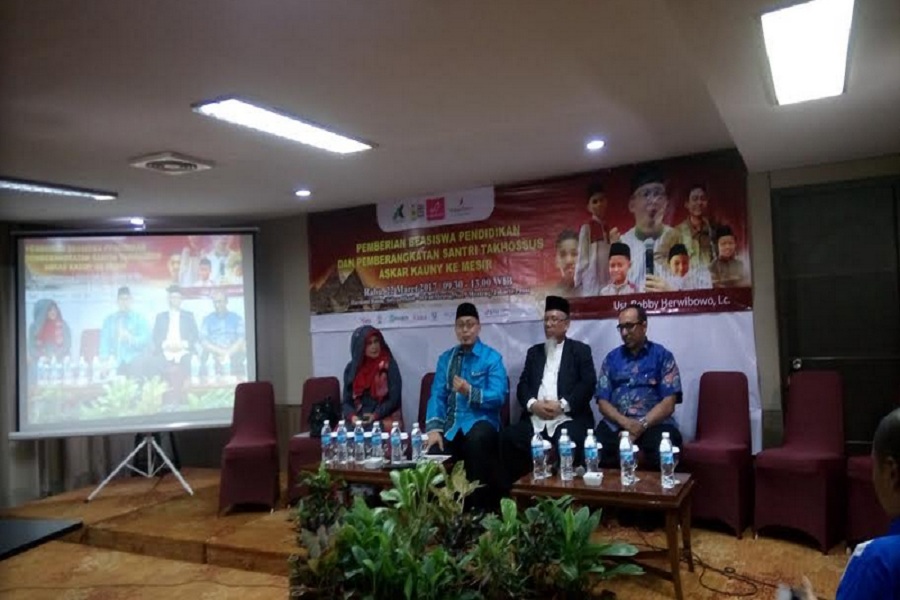 Semua yang Ketempelan Al Quran Akan Jadi Mulia