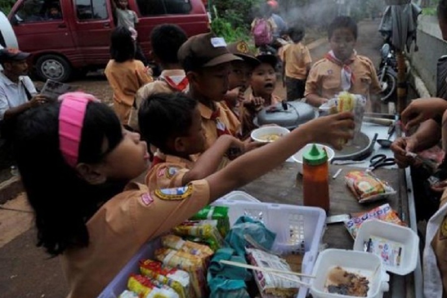 Waspadai Jajanan Anak di Sekolah Ya Bunda